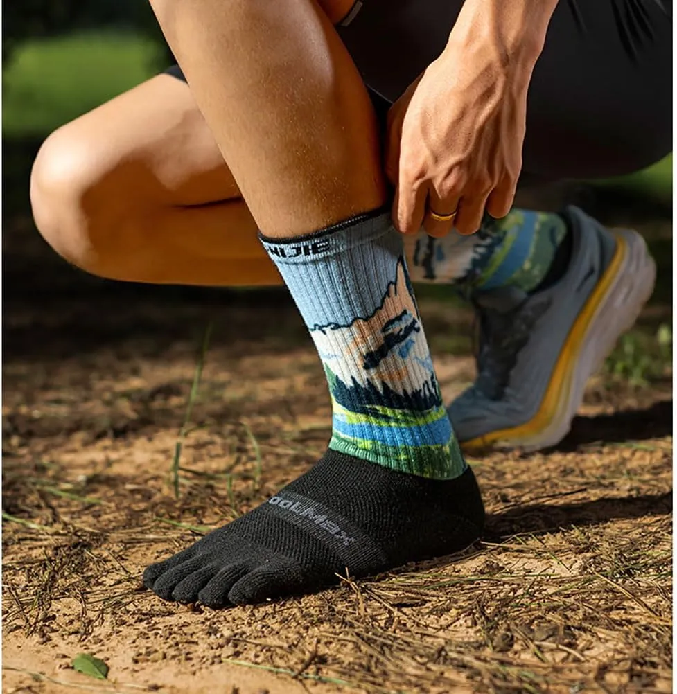AONIJIE Hiking Toe Socks with Thickened Terry Moisture Wicking Five Finger Running Mid-Calf Socks for Men Women