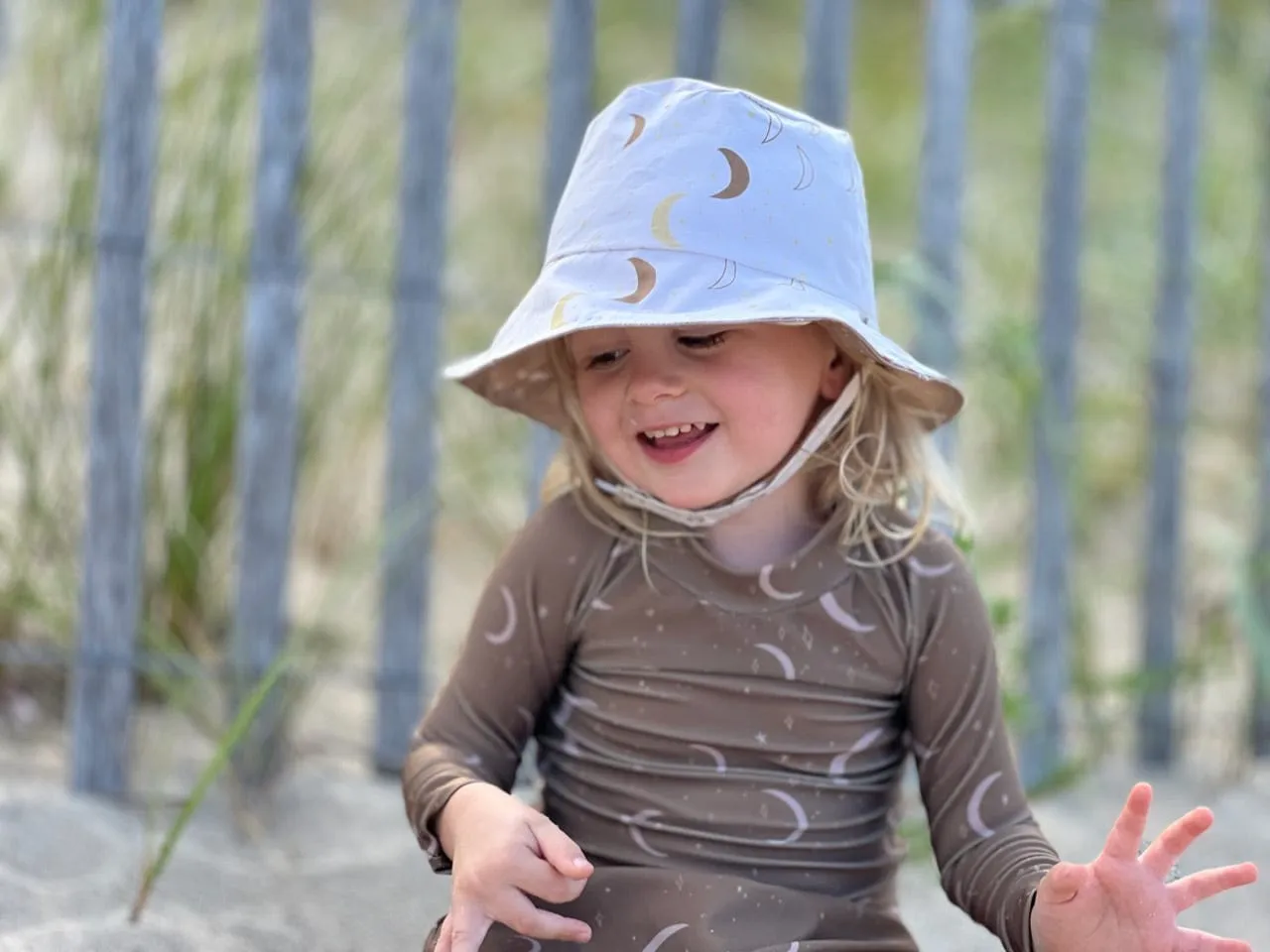 Bucket hat in Magnificent Moons