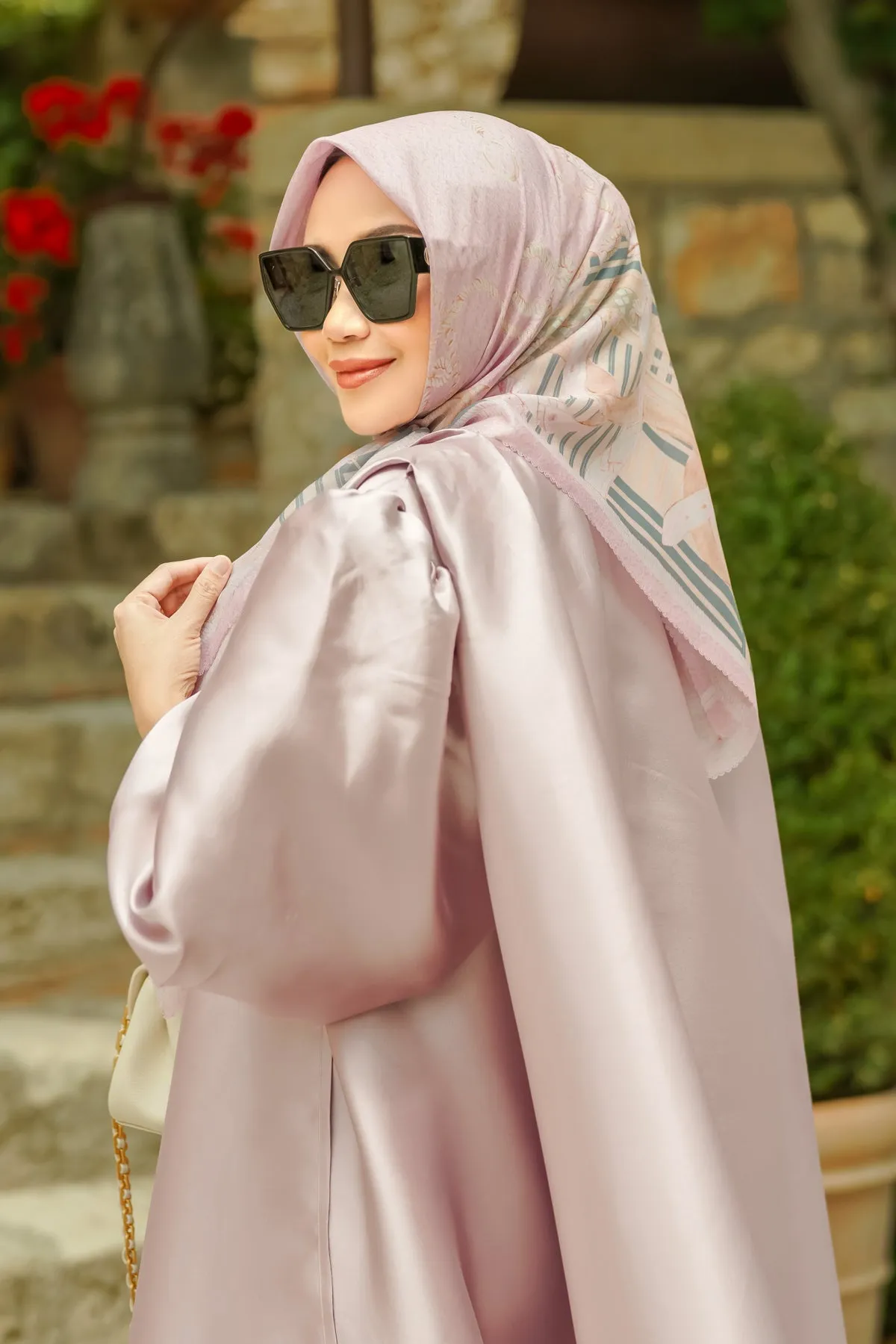 Chain 2 La Bella Voile Square - Muted Pink