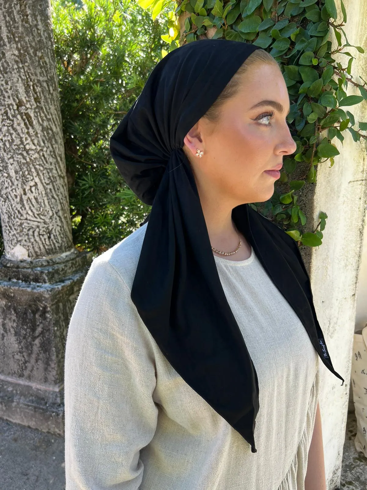 Classic Suede Pretied Black (with Velvet Grip)