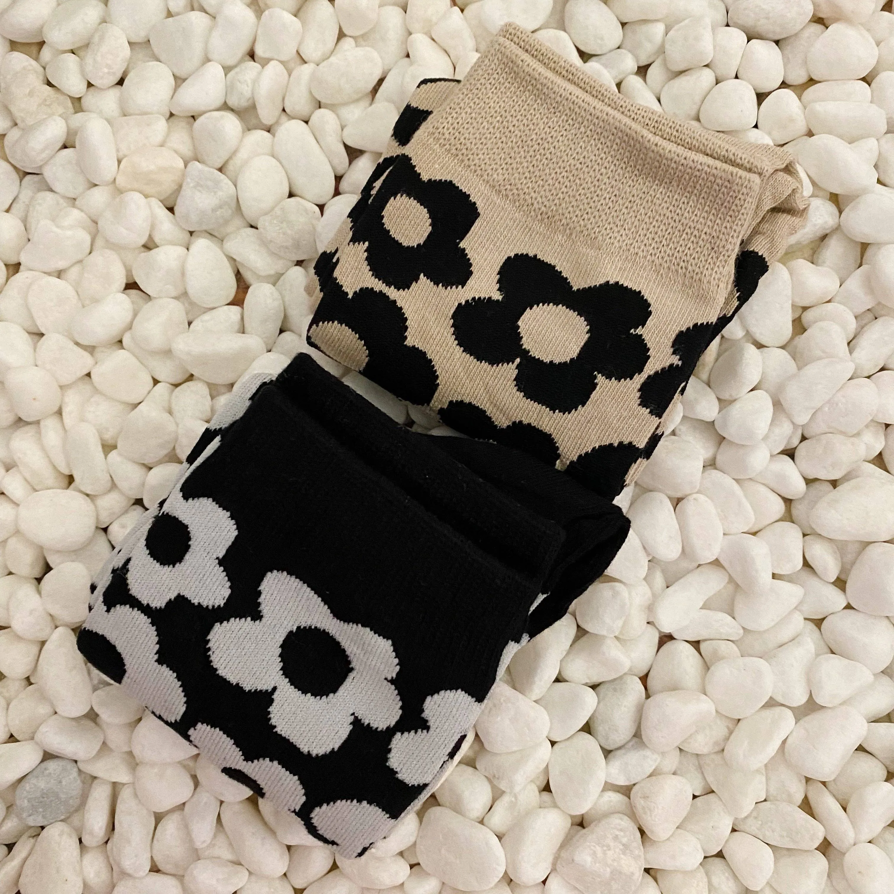 MODERN DAISY SET OF 2 SOCKS