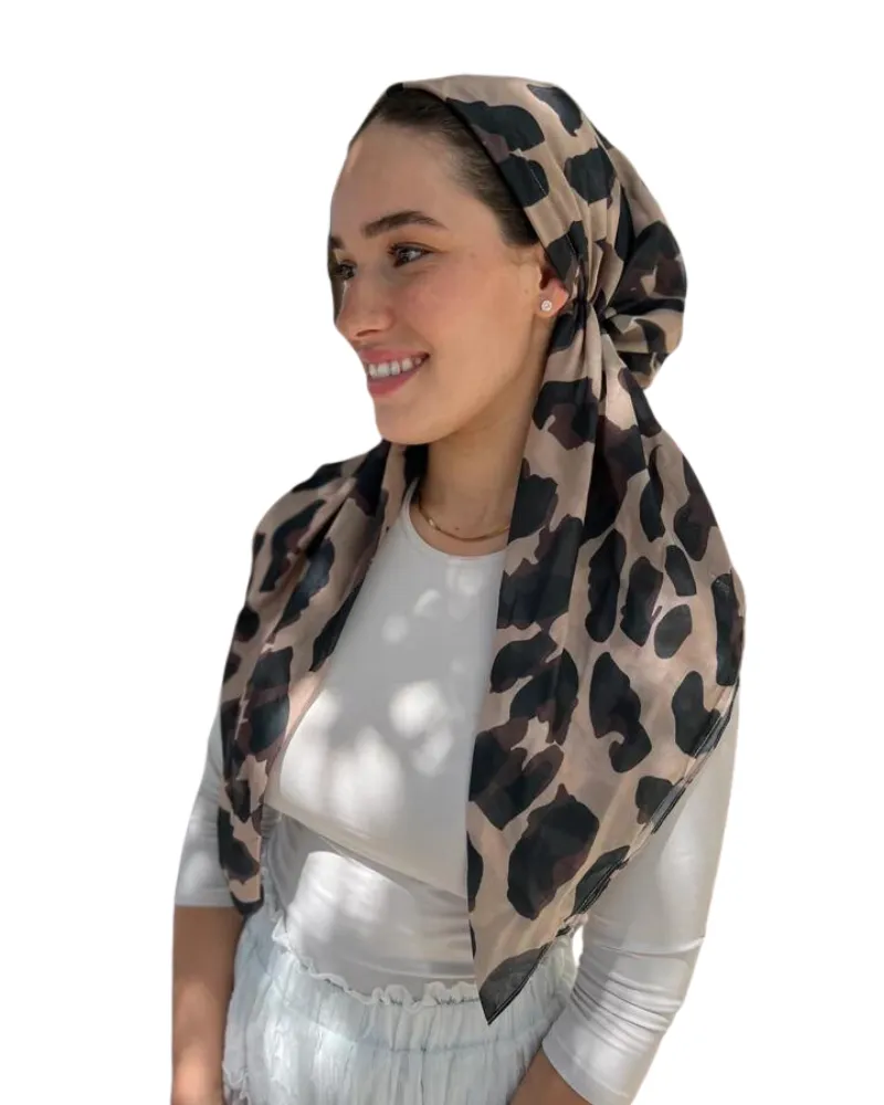 Scarf Bar Enlarged Leopard Classic Pre-Tied Bandanna with Full Grip